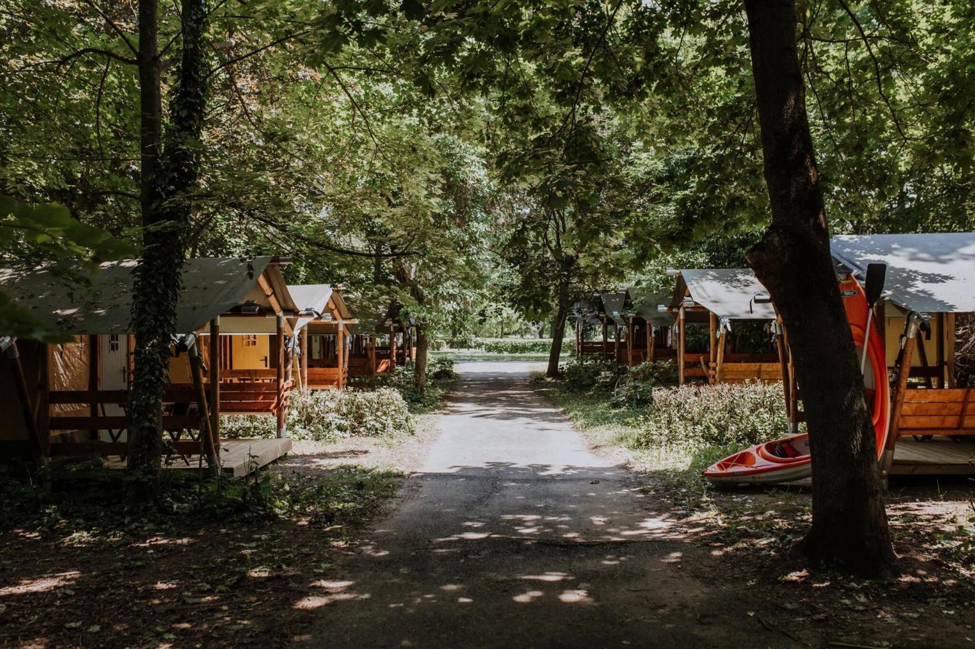 Siocamping Hazak Homes Campsite